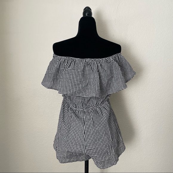 Honey Punch Off-Shoulder Romper - Picture 3 of 5